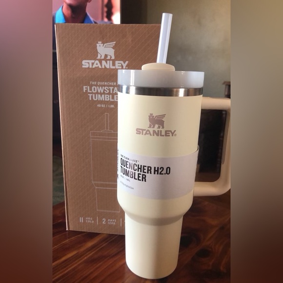 Stanley 40oz Tumbler - Picture 1 of 2
